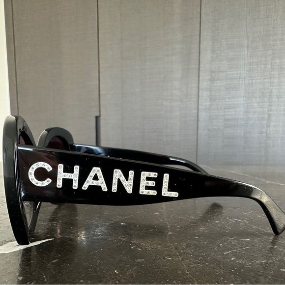 CHANEL SQUARE SUNGLASSES - Picture 5 of 8